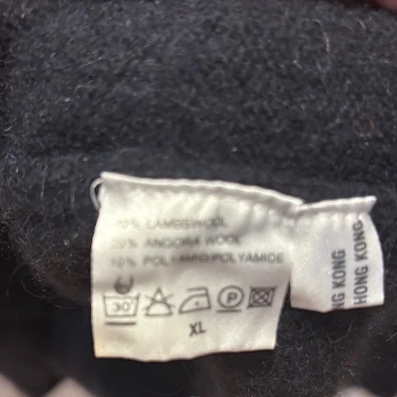 Gorgeous Vintage Sweater with Colorful Bird Design - Picture 4 of 6